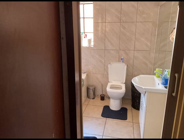 4 BEDROOM HOUSE TO LET IN PROCLAMATION HILL